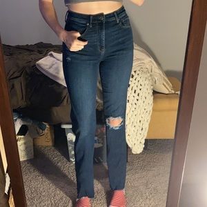 American Eagle distressed denim jeans